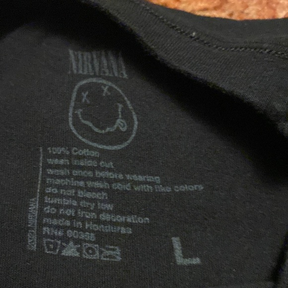 Nirvana T-Shirt. Size Large - Picture 2 of 2
